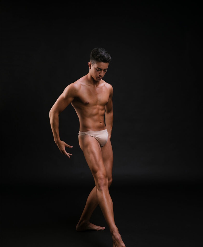 abdominal etching surgeon chicago, sculpted torso result