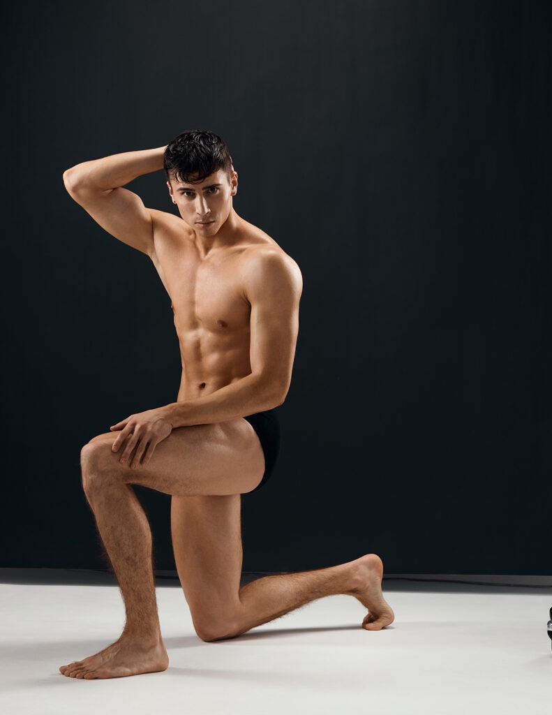 kneeling, men’s tummy tuck contour improvement