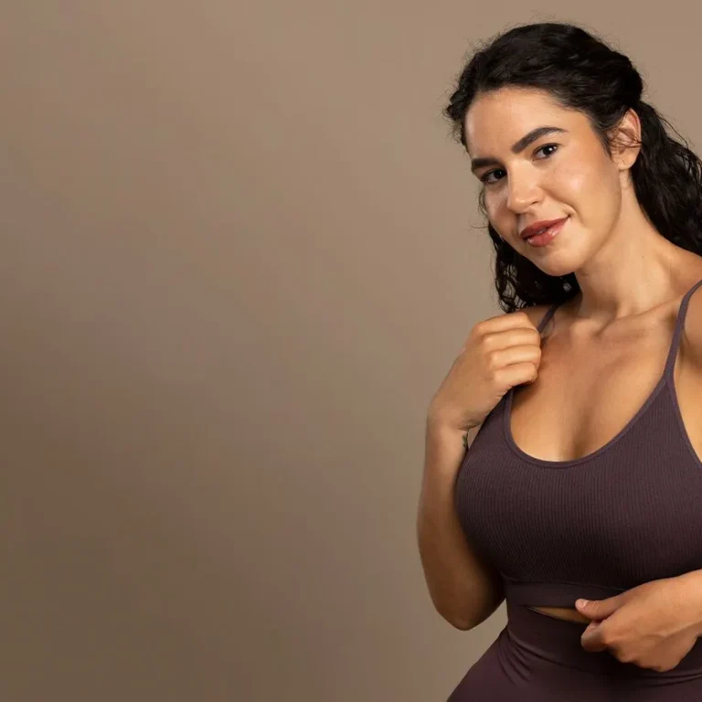 (Blog)+Naturally+Beautiful+Explore+Breast+Augmentation+Options-1920w